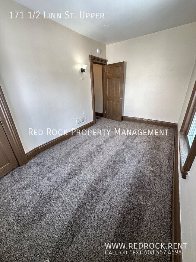 Building Photo - 171 Linn St