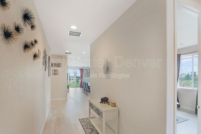 Building Photo - 270 S Langdale Ct