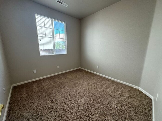 Building Photo - Spacious 4 Bed / 2 Bath Home in North Reno – $2,400/mo