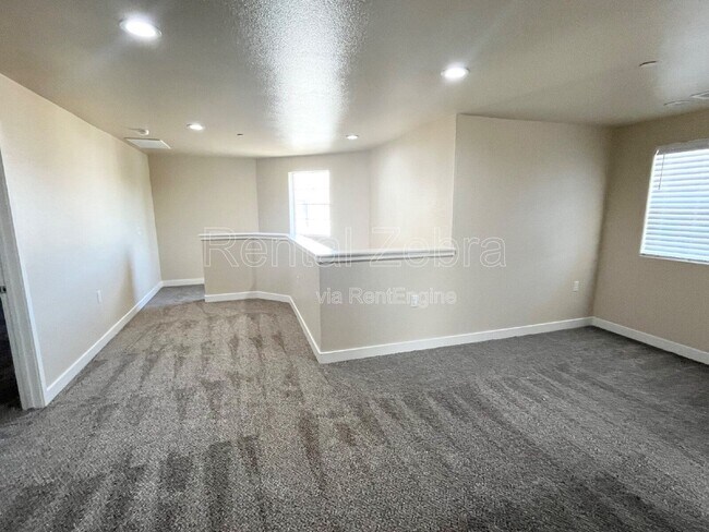 Building Photo - 1353 Carlsbad Dr