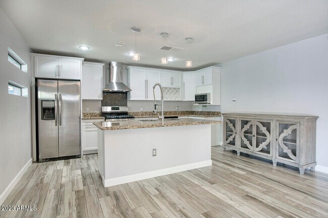 Building Photo - 4013 N 81st St