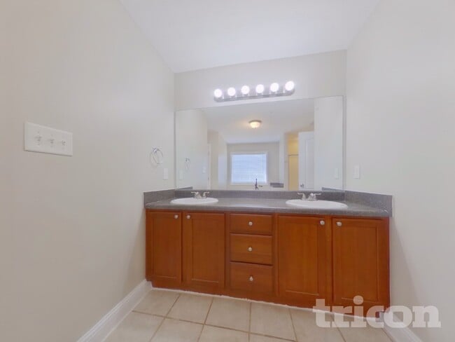 Building Photo - 1801 Fawn Ct