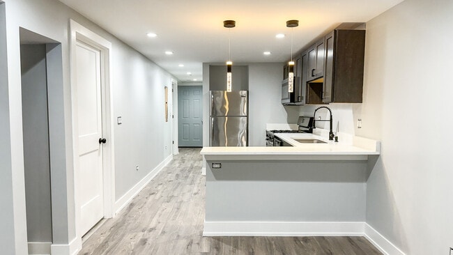 Building Photo - 1015 N Lawndale Ave