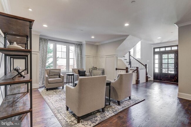 Building Photo - 5700 Tanglewood Dr