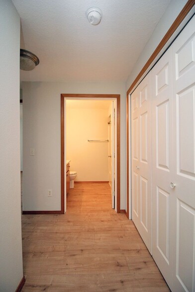 Building Photo - 683 NE 162nd Ave