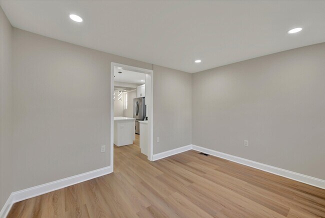 Building Photo - 3805 Penhurst Ave