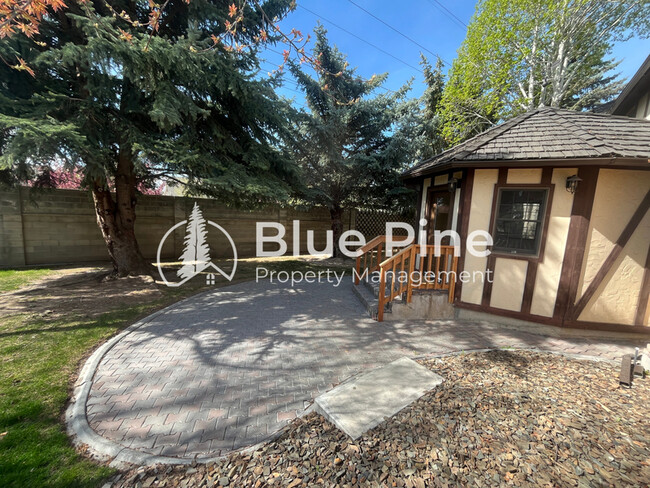 Building Photo - 3267 Merlin Dr