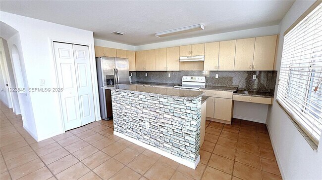 Building Photo - 15315 SW 31st Terrace