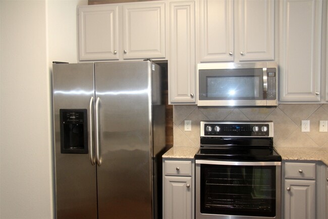 Building Photo - 918 Sterling Creek Cir