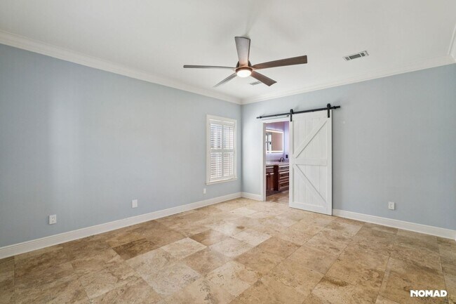 Building Photo - Spacious 4BR House in Pensacola; Pool