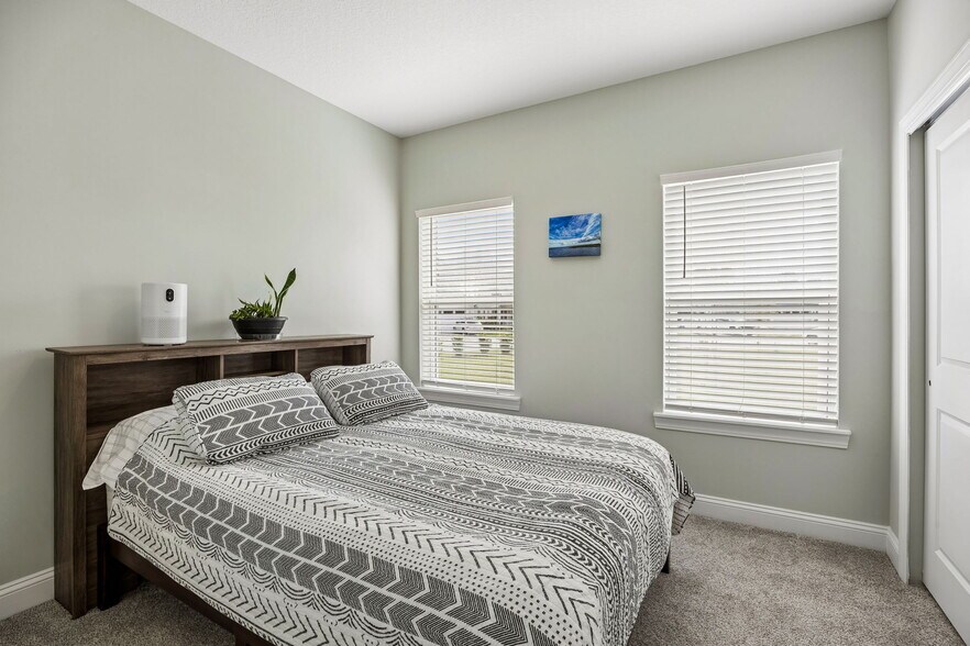 Building Photo - 159 Rose Dew Dr