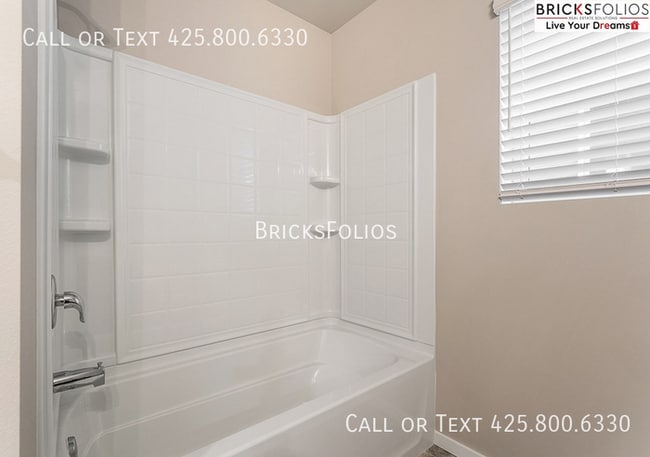 Building Photo - Your Next Chapter Begins Here – Comfort in Puyallup