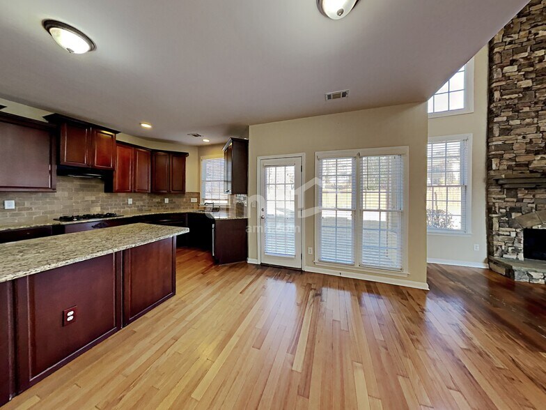 Building Photo - 4968 Stone Moss Way