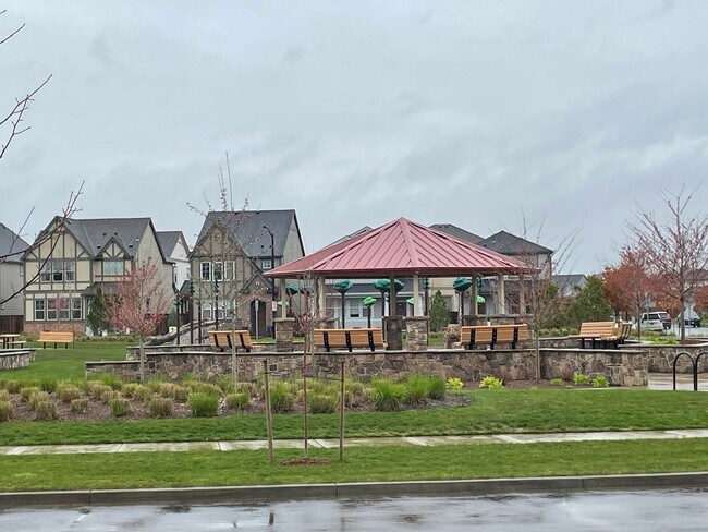 Building Photo - Lovely North Plains 4Bd 2.5Ba Home with Ja...