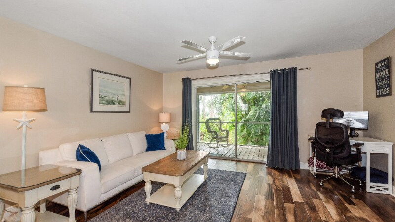 Building Photo - 6132 Lakefront Dr