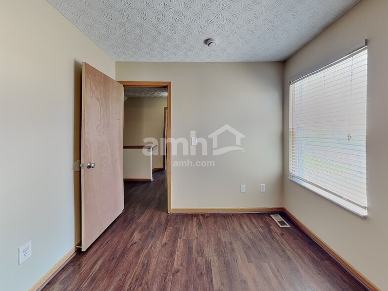 Building Photo - 8245 Crete Ln