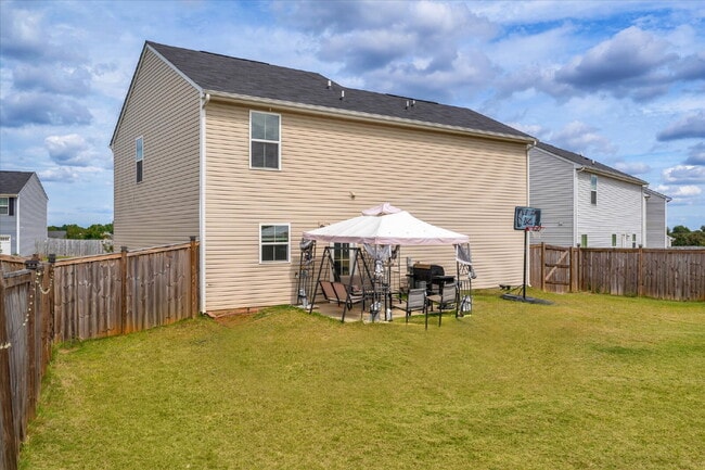 Building Photo - *Showings available starting after May 4th! / Beautiful 4BR / 2.5BA Home Offering Space, Comfort ...