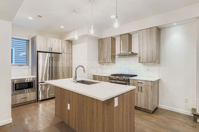 Building Photo - 2625 W 25th Ave