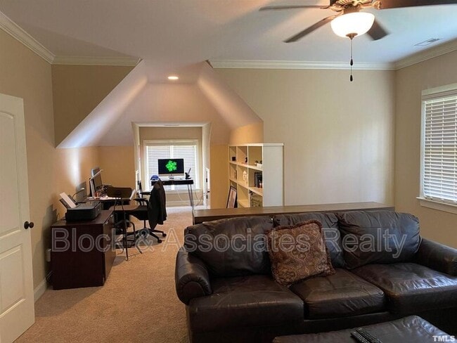 Building Photo - 10216 San Remo Pl