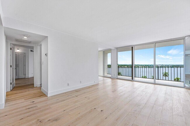 Building Photo - 1701 S Flagler Dr