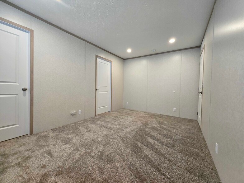 Building Photo - 52885 Van Buren Ct