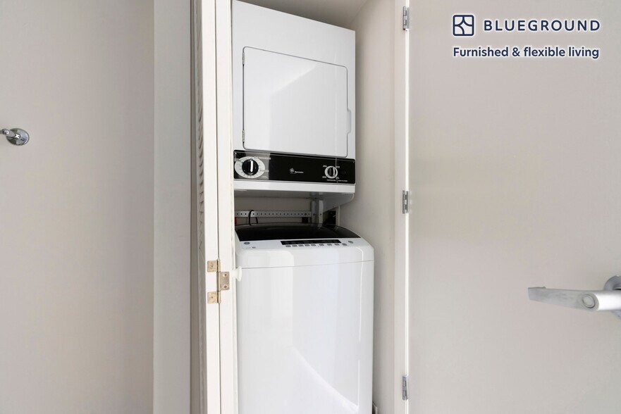 Building Photo - 444 8th St NW