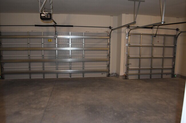 Building Photo - 173 Picnic Pl