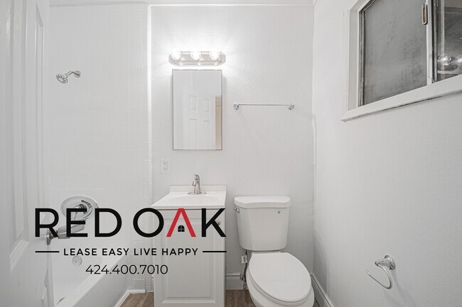 Building Photo - 13073 Pierce St