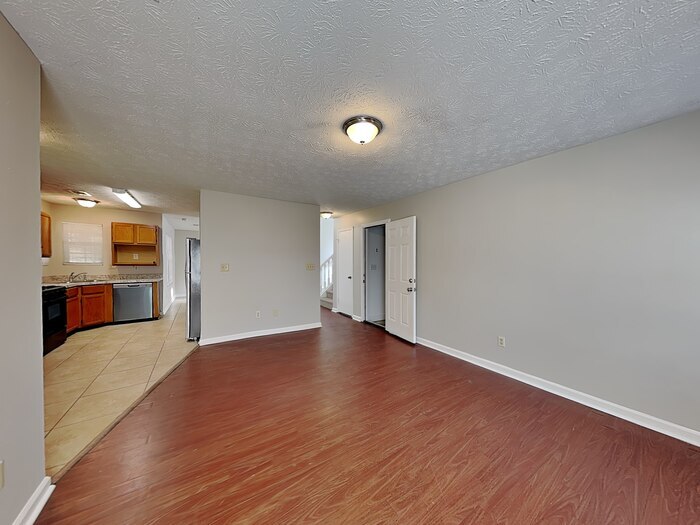 Building Photo - 2277 Hampton Dr