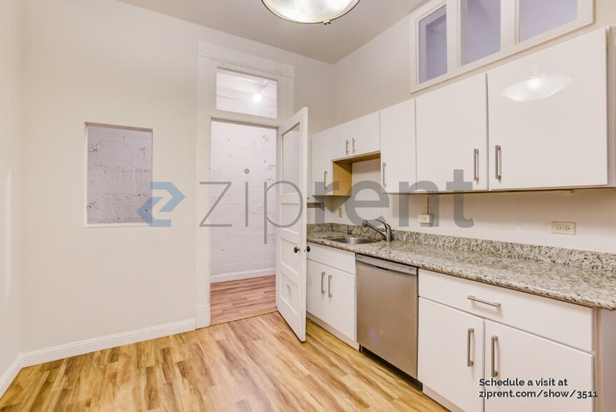 Building Photo - 307 Austin St
