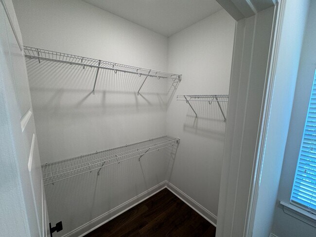 Building Photo - 4BD/4.5BA FOR RENT