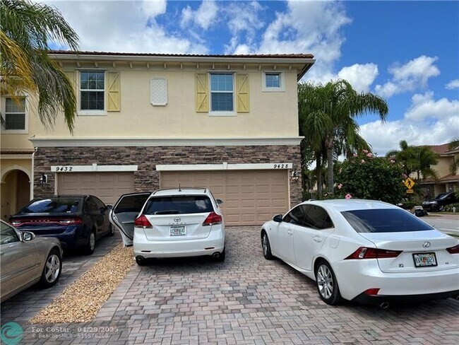 Building Photo - 9428 SW Merlin Ct