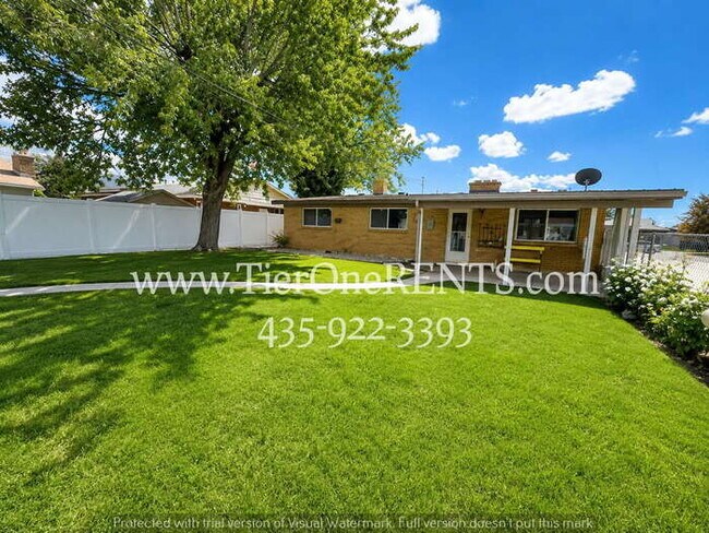Building Photo - This property offers a NO DEPOSIT option available for qualified renters!