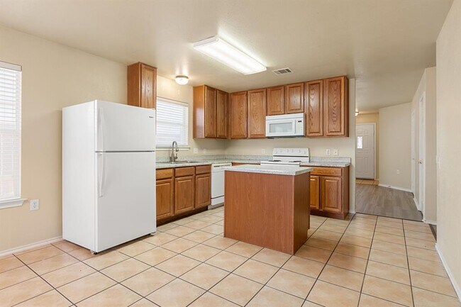 Building Photo - 7400 Cayenne Ln