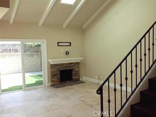 Building Photo - 608 Amber Dr