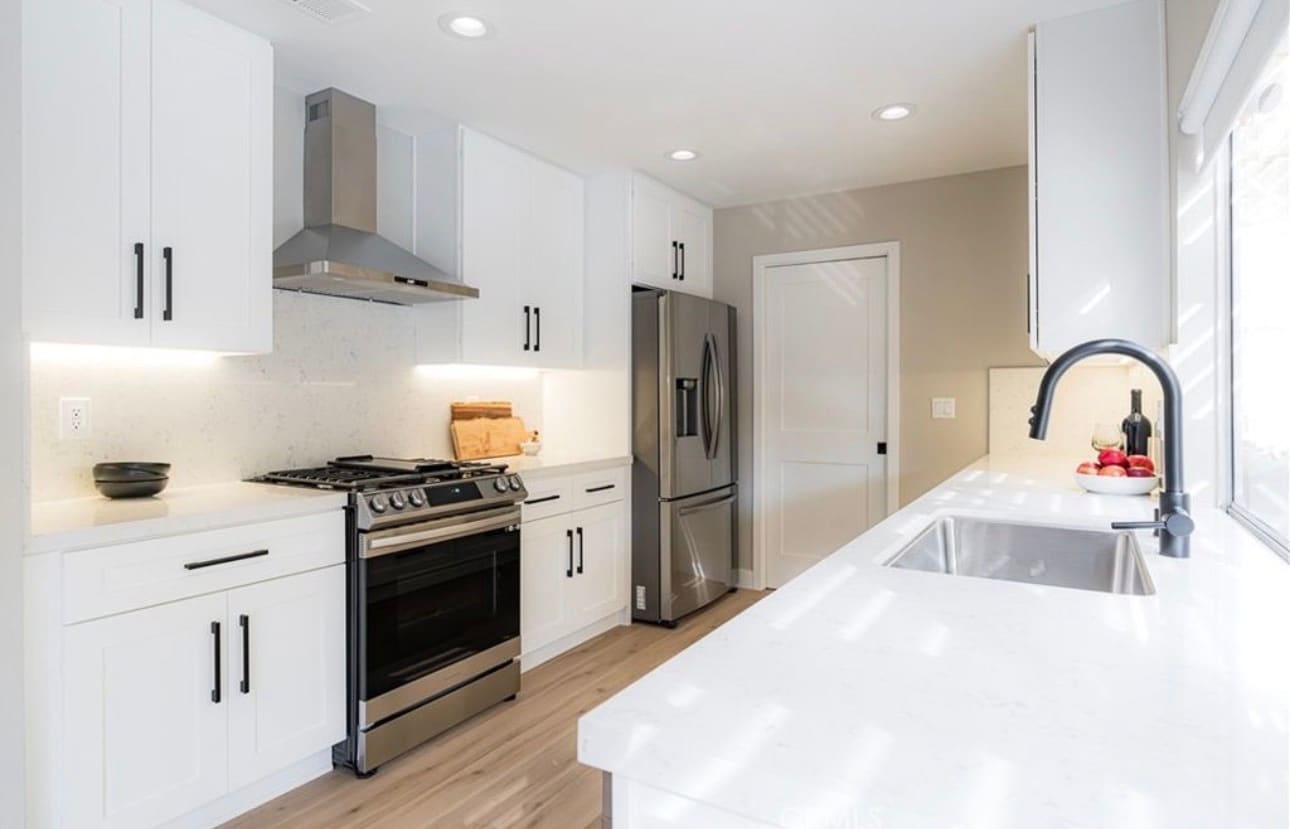 Building Photo - 17552 Wayne Ave