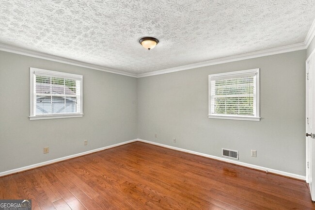 Building Photo - 4548 Shallowford Rd