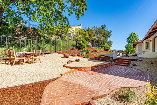 Building Photo - 4 Bedrooms, 3 Bathrooms, Cul-de-sac Location Near Silverado Country Club, Napa