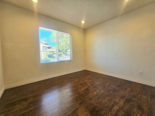 Building Photo - Beautiful 2-Bedroom Home Now Available