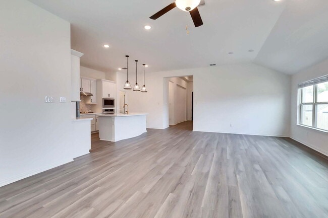 Building Photo - 271 Jefferson Dr