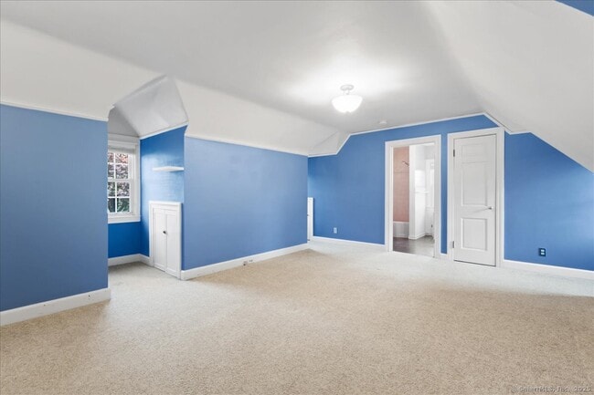 Building Photo - 8 Arlington Heights