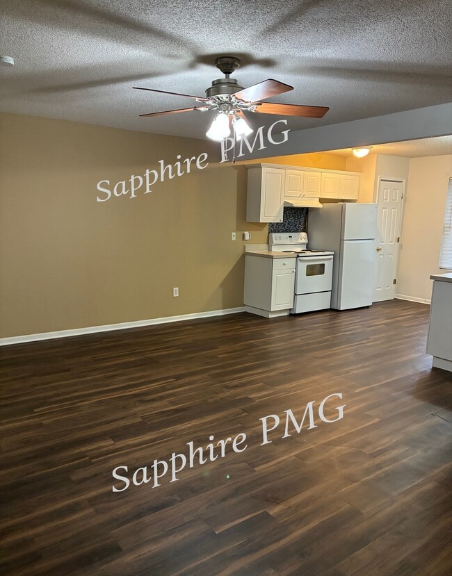 Building Photo - 5621 N Northwood Terrace