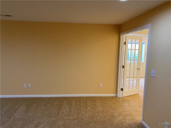 Building Photo - 107 Shaker Heights