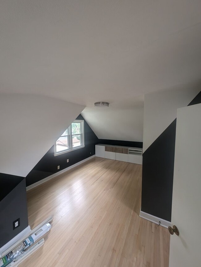 Building Photo - Charming Garden Oasis in West St. Paul – Fire Pit, Pond & Prime Location!