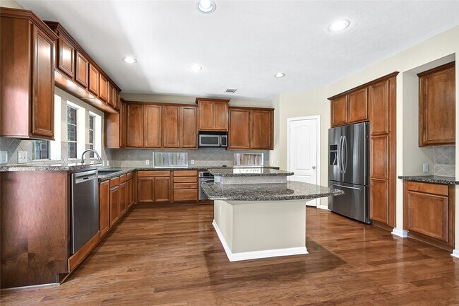 Building Photo - 21327 Pennshore Ln