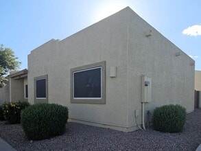 Building Photo - 2300 E Magma Rd