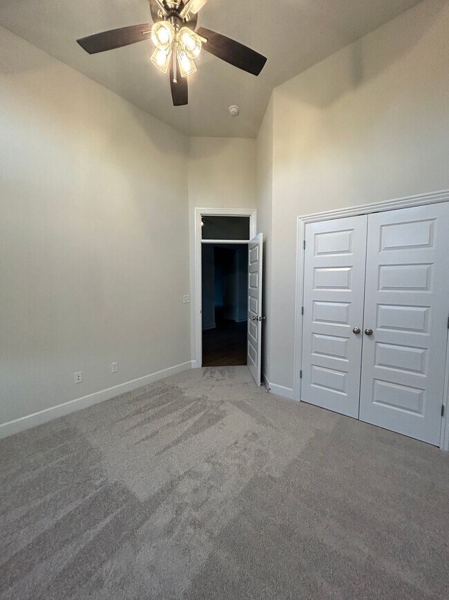 Building Photo - Beautiful Bentonville Home! 4 Bedrooms, 2....