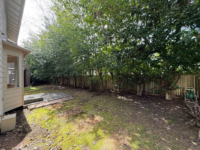 Building Photo - 4 Bed 2 Bath Home in Waterbury Meadows