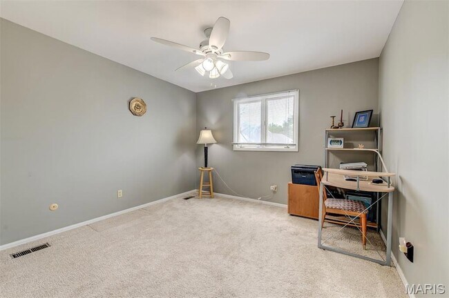 Building Photo - 14991 Broadmont Dr
