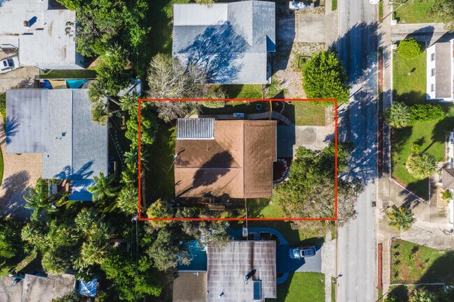 Building Photo - 136 Valencia Dr